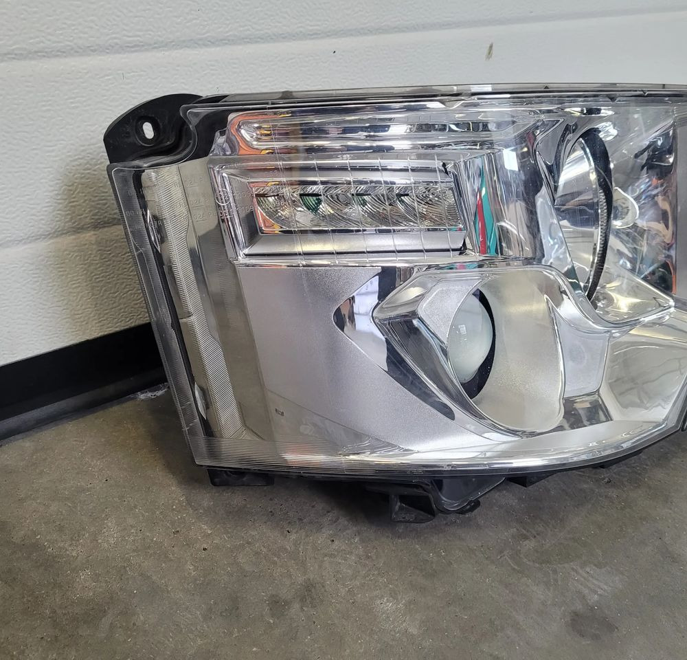 LAMPA LEWA RANGE T RENAULT LED OM 7482251329 - Lumină pentru Camion: Foto 3 LAMPA LEWA RANGE T RENAULT LED OM 7482251329 - Lumină pentru Camion: Foto 3