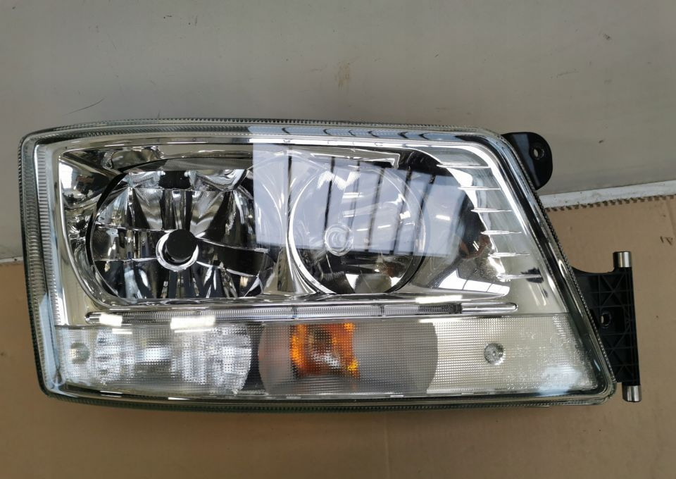 LAMPA XENON MAN TGX TGS RH.ORYGINAŁ LIFT MOCNY LED - Far pentru Camion: Foto 1 LAMPA XENON MAN TGX TGS RH.ORYGINAŁ LIFT MOCNY LED - Far pentru Camion: Foto 1