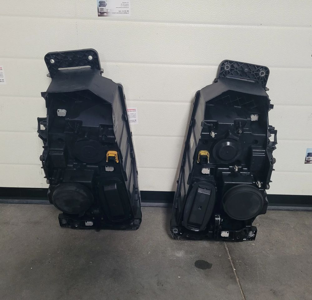LAMPA XENON RENAULT RANGE T PRAWA LEWA - Lumină pentru Camion: Foto 4 LAMPA XENON RENAULT RANGE T PRAWA LEWA - Lumină pentru Camion: Foto 4