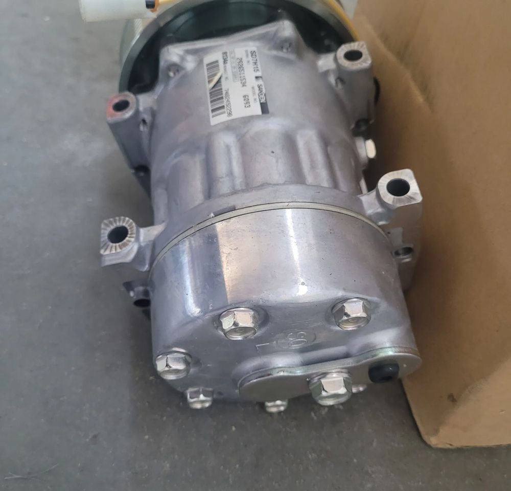 POMPA KLIMATYZACJI RENAULT RANGE T GAMA ORYGINAŁ NOWA CHWALIM116 7482492298 - Piesa de climatizare pentru Camion: Foto 3 POMPA KLIMATYZACJI RENAULT RANGE T GAMA ORYGINAŁ NOWA CHWALIM116 7482492298 - Piesa de climatizare pentru Camion: Foto 3