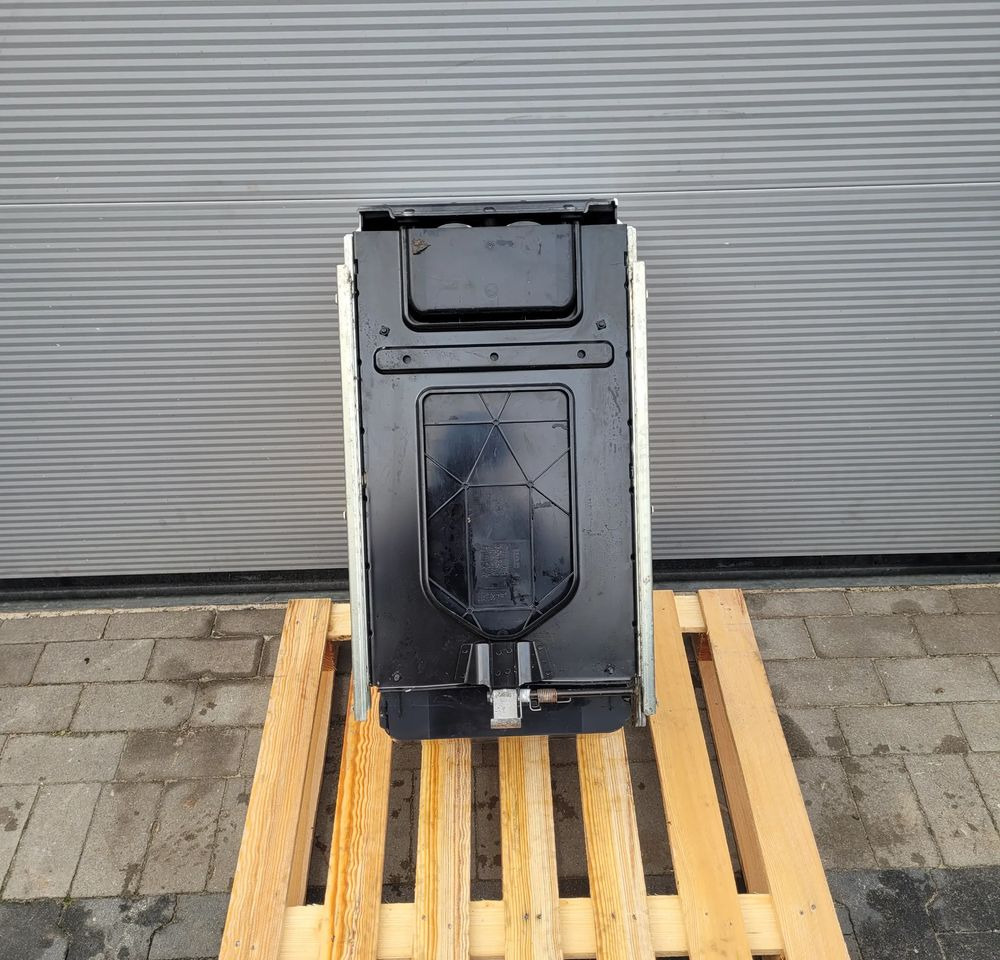 SCHOWEK BOX DAF XF 106 LIFT ORYGINAŁ CHWALIM116 - Cabină și interior pentru Camion: Foto 4 SCHOWEK BOX DAF XF 106 LIFT ORYGINAŁ CHWALIM116 - Cabină și interior pentru Camion: Foto 4