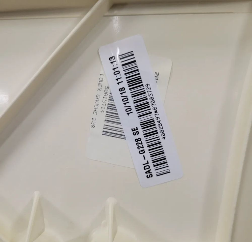 SPOJLER ZAKABINOWY SCANIA R 1534228 NOWY ORYGINAŁ. - Aerodinamică/ Spoiler pentru Camion: Foto 3 SPOJLER ZAKABINOWY SCANIA R 1534228 NOWY ORYGINAŁ. - Aerodinamică/ Spoiler pentru Camion: Foto 3