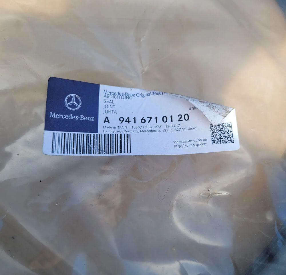 USZCZELKA SZYBY MERCEDES ACTROS MP3 NOWY ORYGINAŁ A9416710120 CHWALIM116 - Fereastră și piese pentru Camion: Foto 2 USZCZELKA SZYBY MERCEDES ACTROS MP3 NOWY ORYGINAŁ A9416710120 CHWALIM116 - Fereastră și piese pentru Camion: Foto 2