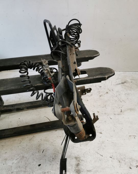 ZAWIESZENIE KABINY TYL MERCEDES ACTROS MP4 - Suspensie cabină pentru Camion: Foto 2 ZAWIESZENIE KABINY TYL MERCEDES ACTROS MP4 - Suspensie cabină pentru Camion: Foto 2