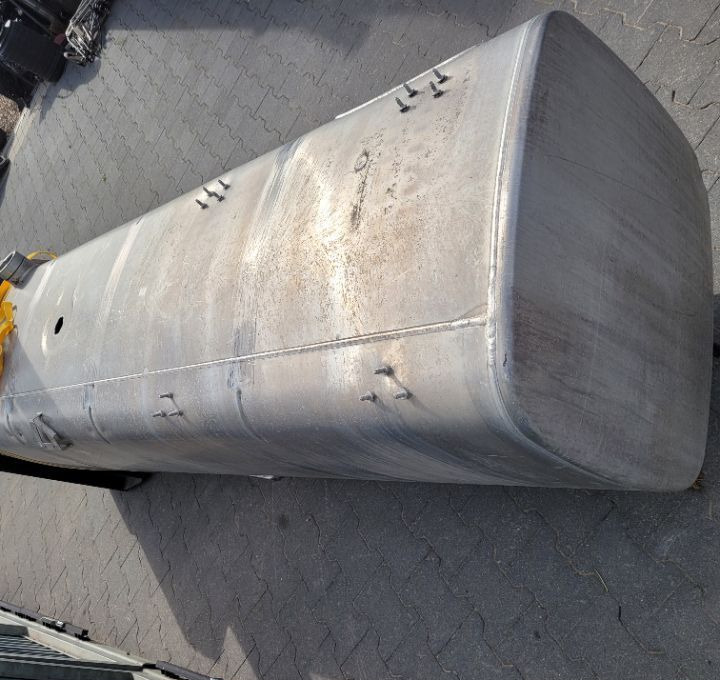 ZBIORNIK PALIWA DAF XF 106 845L 1944801 230X63X68 - Rezervor combustibil pentru Camion: Foto 2 ZBIORNIK PALIWA DAF XF 106 845L 1944801 230X63X68 - Rezervor combustibil pentru Camion: Foto 2