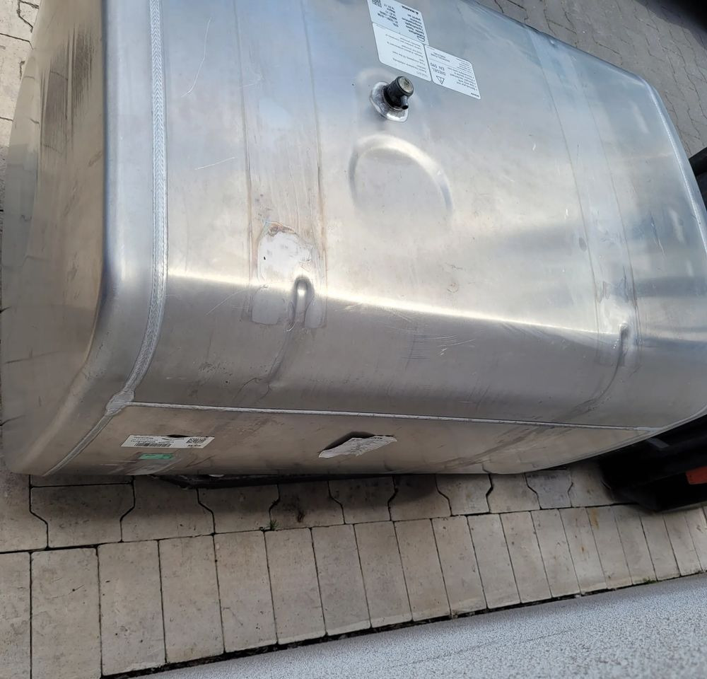 ZBIORNIK PALIWA MAN TGX 370L 81.12201-6798 100X63X68CM - Rezervor combustibil pentru Camion: Foto 4 ZBIORNIK PALIWA MAN TGX 370L 81.12201-6798 100X63X68CM - Rezervor combustibil pentru Camion: Foto 4