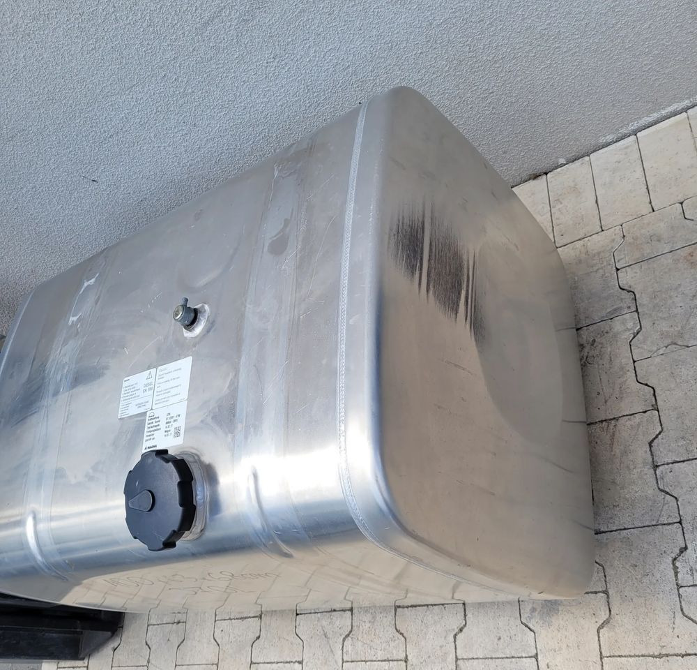 ZBIORNIK PALIWA MAN TGX 370L 81.12201-6798 100X63X68CM - Rezervor combustibil pentru Camion: Foto 2 ZBIORNIK PALIWA MAN TGX 370L 81.12201-6798 100X63X68CM - Rezervor combustibil pentru Camion: Foto 2