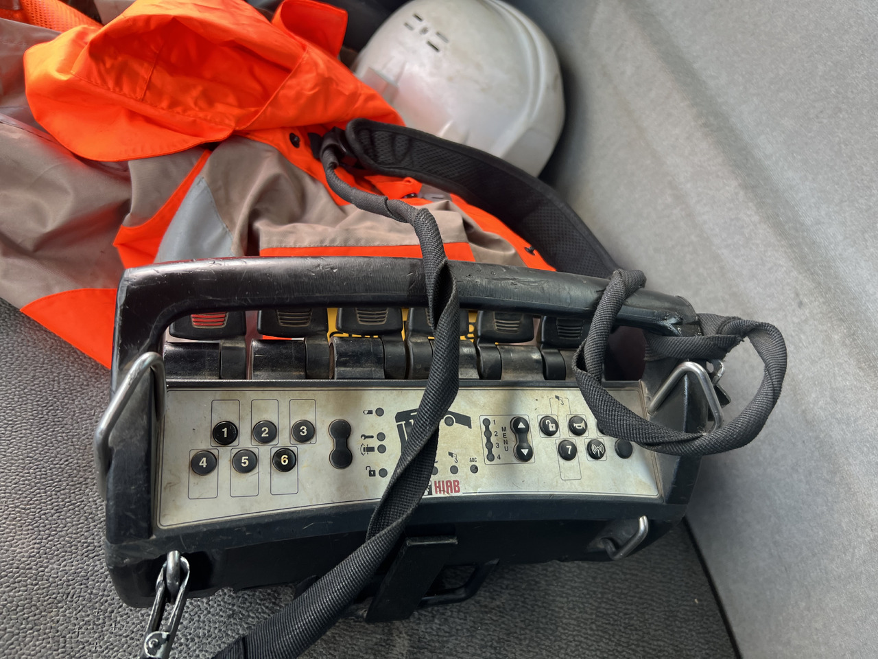 Renault kerax - Camion cu macara: Foto 3 Renault kerax - Camion cu macara: Foto 3