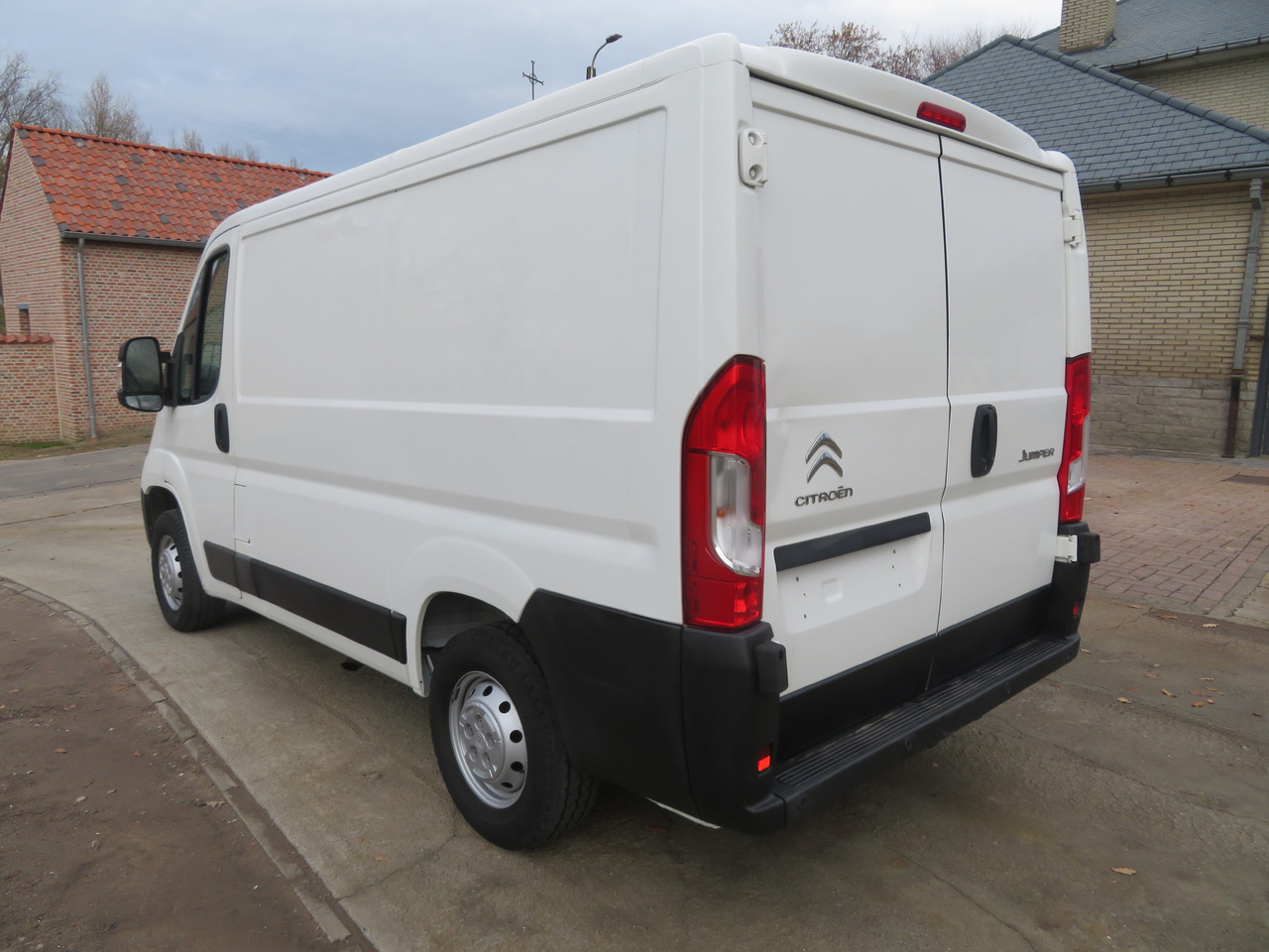 Citroën Jumper 2.2 BlueHDi - L1H1 - Autoutilitară compactă: Foto 5 Citroën Jumper 2.2 BlueHDi - L1H1 - Autoutilitară compactă: Foto 5