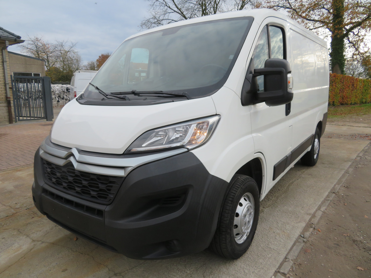 Citroën Jumper 2.2 BlueHDi - L1H1 - Autoutilitară compactă: Foto 3 Citroën Jumper 2.2 BlueHDi - L1H1 - Autoutilitară compactă: Foto 3