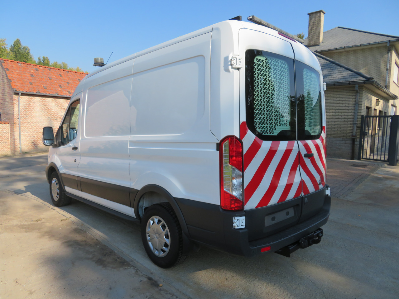 Ford Transit 2.0TDCi - Dubă: Foto 5 Ford Transit 2.0TDCi - Dubă: Foto 5