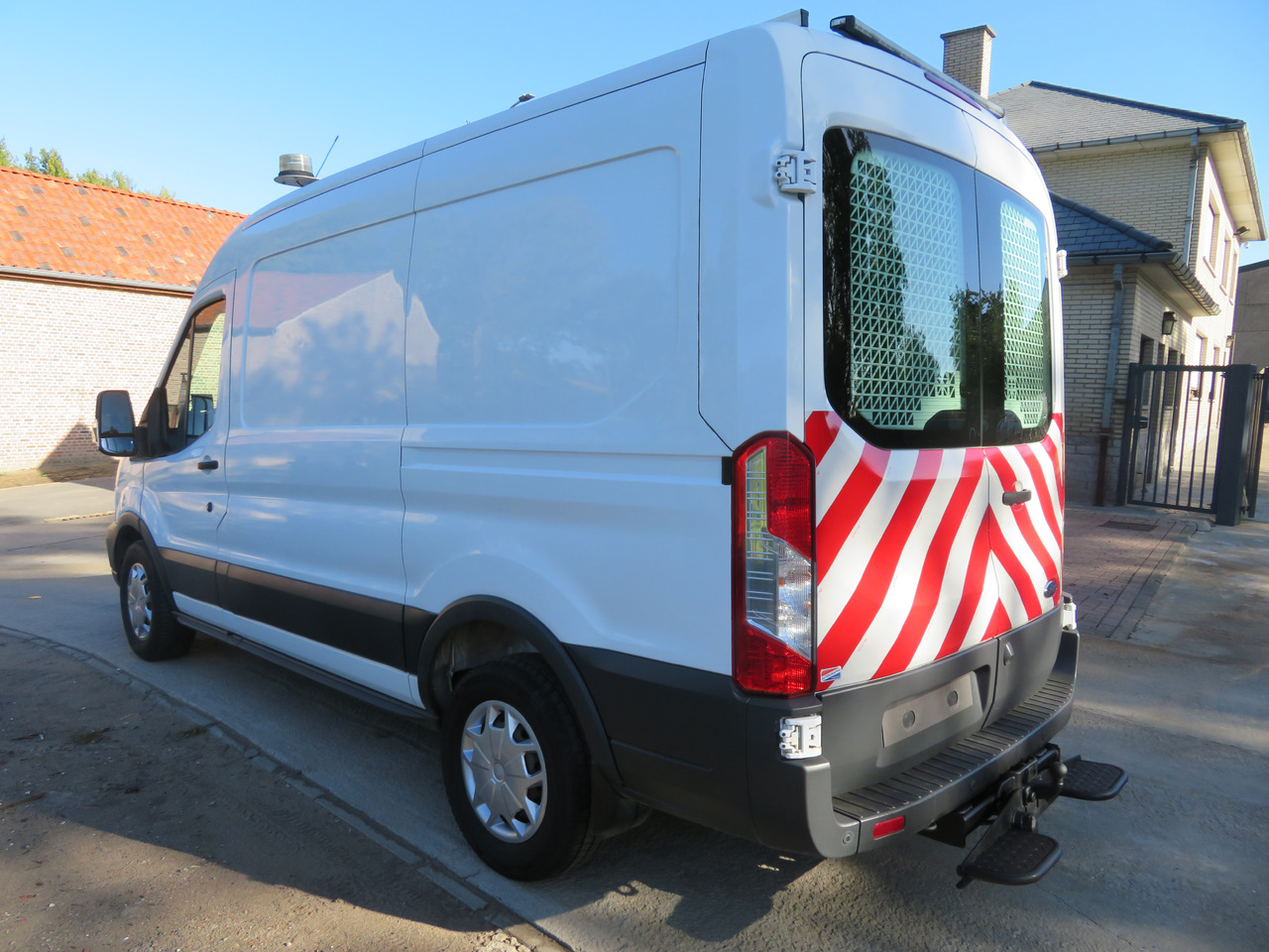 Ford Transit 2.0TDCi - Dubă: Foto 5 Ford Transit 2.0TDCi - Dubă: Foto 5