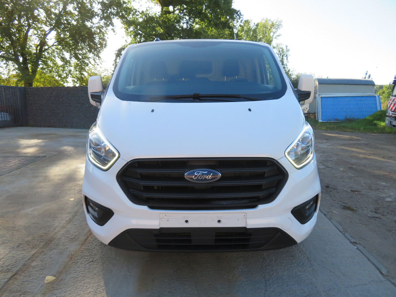 Ford Transit Custom 2.0 Trend - Autoutilitară compactă: Foto 2 Ford Transit Custom 2.0 Trend - Autoutilitară compactă: Foto 2