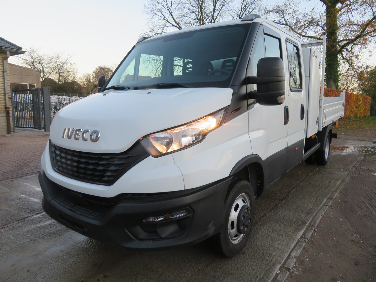 Iveco Daily 35C16 3.0 - Autoutilitară basculantă, Autoutilitară cabină dublă: Foto 3 Iveco Daily 35C16 3.0 - Autoutilitară basculantă, Autoutilitară cabină dublă: Foto 3
