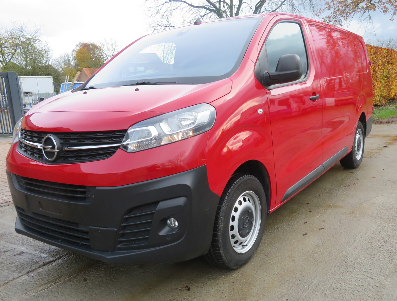 Opel Vivaro 1.5 Blue HDi XL - Autoutilitară compactă: Foto 3 Opel Vivaro 1.5 Blue HDi XL - Autoutilitară compactă: Foto 3
