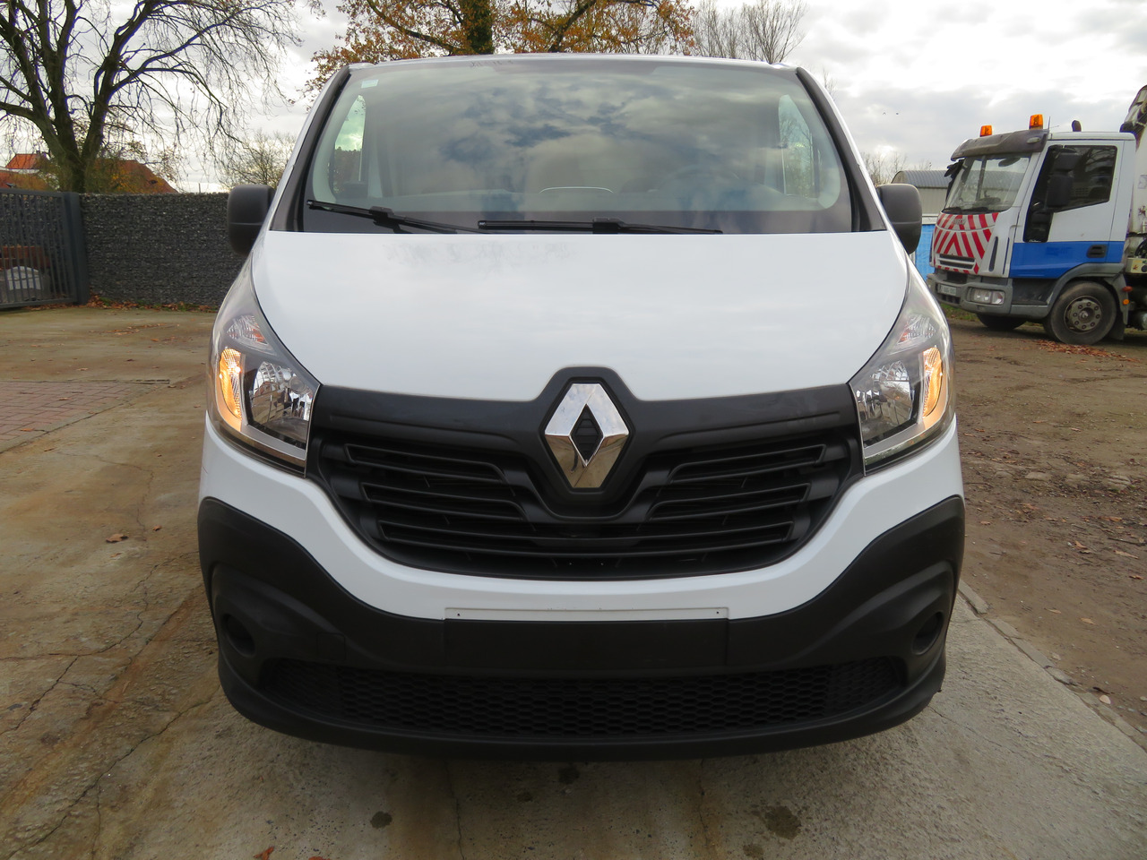 Renault Trafic 1.6dCi L1H1 - Autoutilitară compactă: Foto 2 Renault Trafic 1.6dCi L1H1 - Autoutilitară compactă: Foto 2
