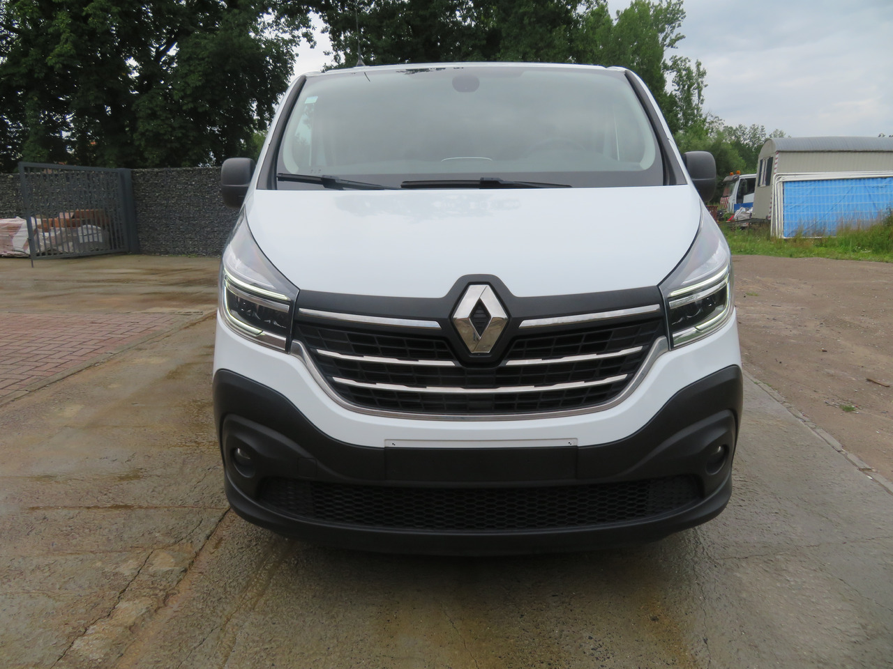 Renault Trafic 2.0dCi Grand Confort - L2H1 - Autoutilitară compactă: Foto 2 Renault Trafic 2.0dCi Grand Confort - L2H1 - Autoutilitară compactă: Foto 2