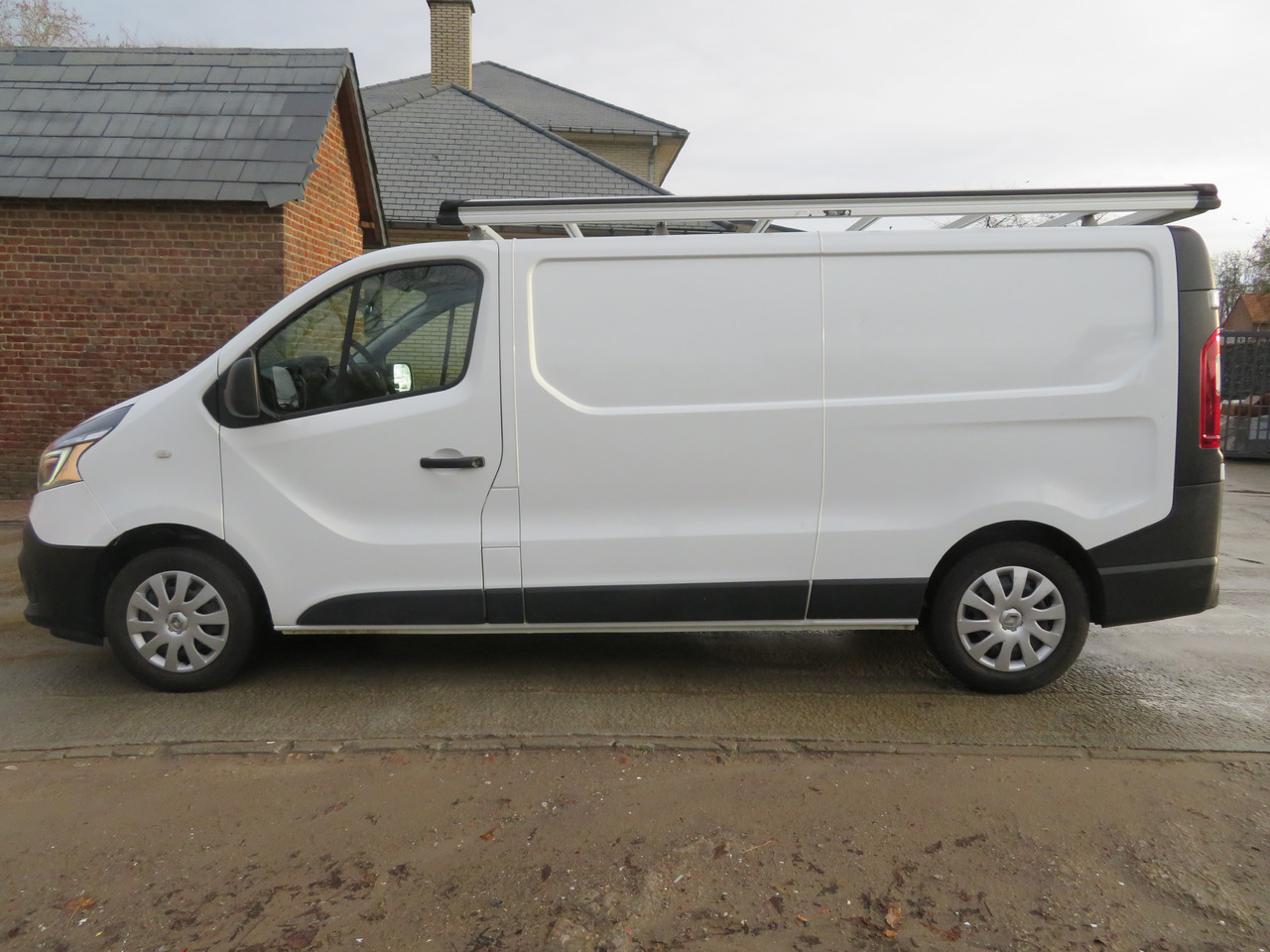 Renault Trafic 2.0dCi Grand Confort - L2H1 - Autoutilitară compactă: Foto 4 Renault Trafic 2.0dCi Grand Confort - L2H1 - Autoutilitară compactă: Foto 4