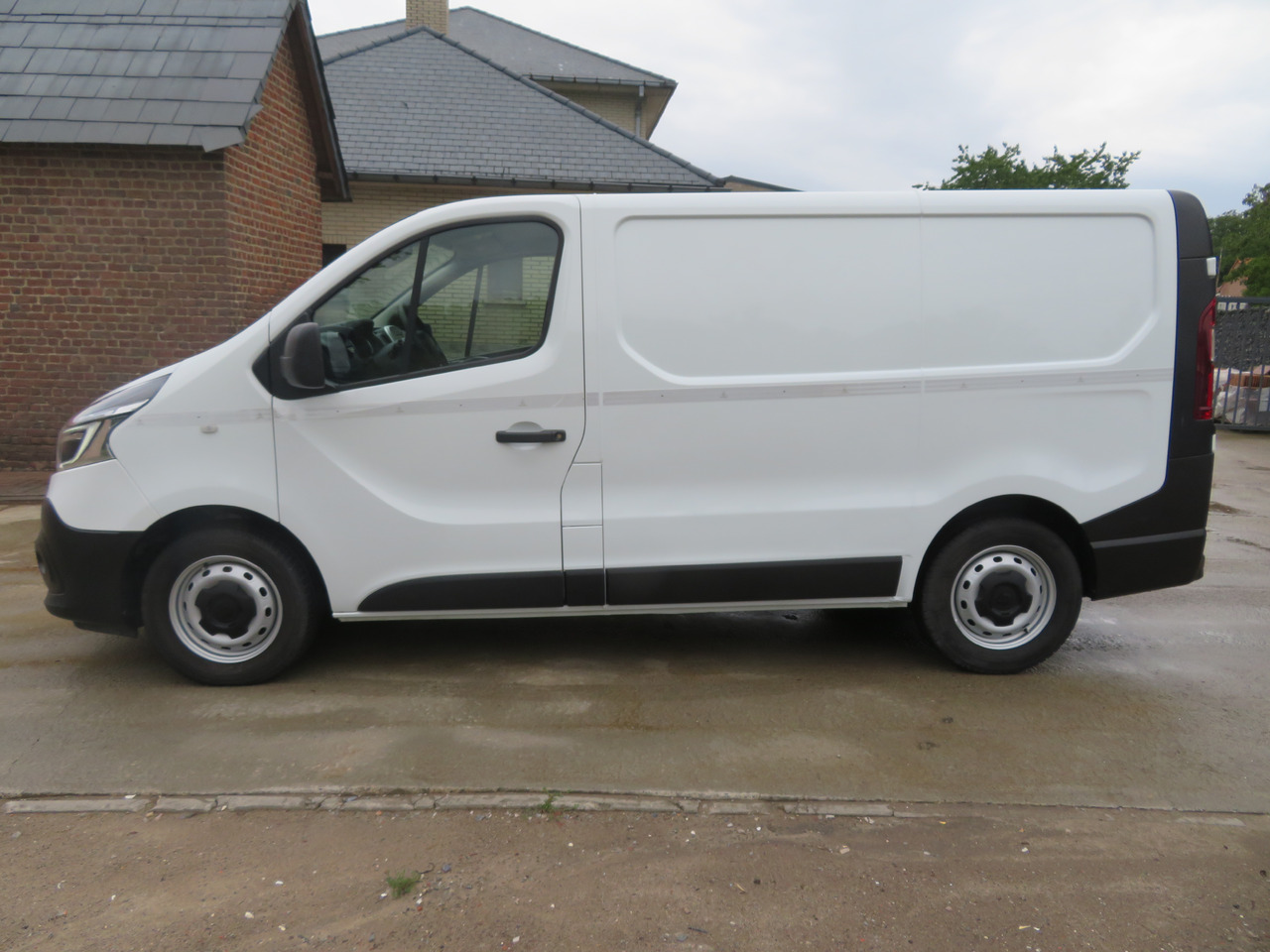 Renault Trafic 2.0dCi Grand Confort - L2H1 - Autoutilitară compactă: Foto 4 Renault Trafic 2.0dCi Grand Confort - L2H1 - Autoutilitară compactă: Foto 4