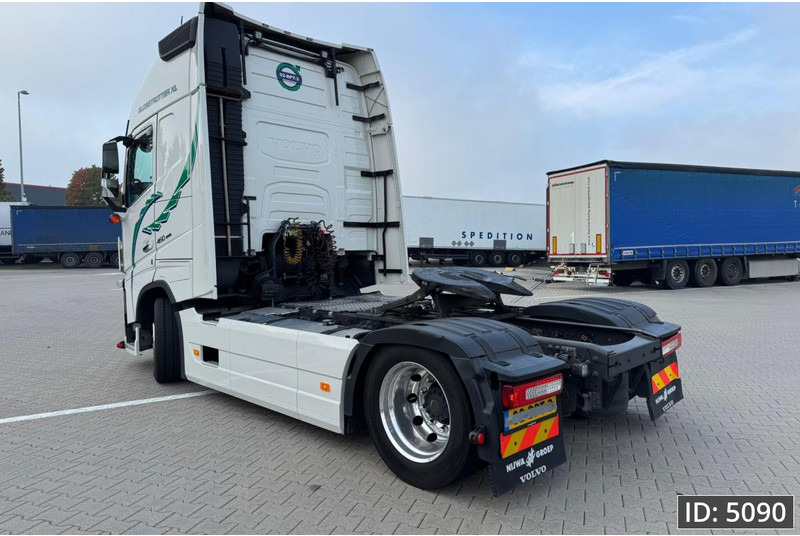 Volvo FH 460 Globetrotter XL, Euro 6, Mega / Like new! / Special interior / Standklima / 2 Tanks - Cap tractor: Foto 2 Volvo FH 460 Globetrotter XL, Euro 6, Mega / Like new! / Special interior / Standklima / 2 Tanks - Cap tractor: Foto 2