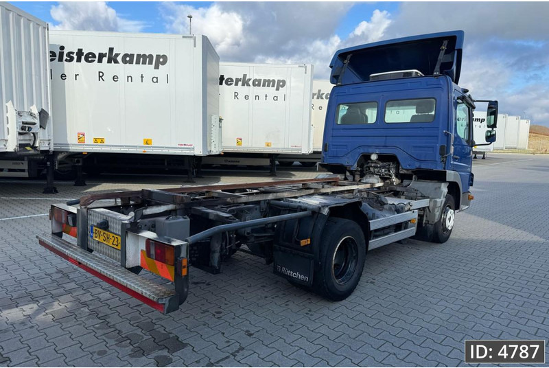 Mercedes-Benz Atego 816 Day Cab, Euro 5, BDF / EPS automatic / standklima / Hydraulic system - Camion transport containere/ Swap body: Foto 5 Mercedes-Benz Atego 816 Day Cab, Euro 5, BDF / EPS automatic / standklima / Hydraulic system - Camion transport containere/ Swap body: Foto 5