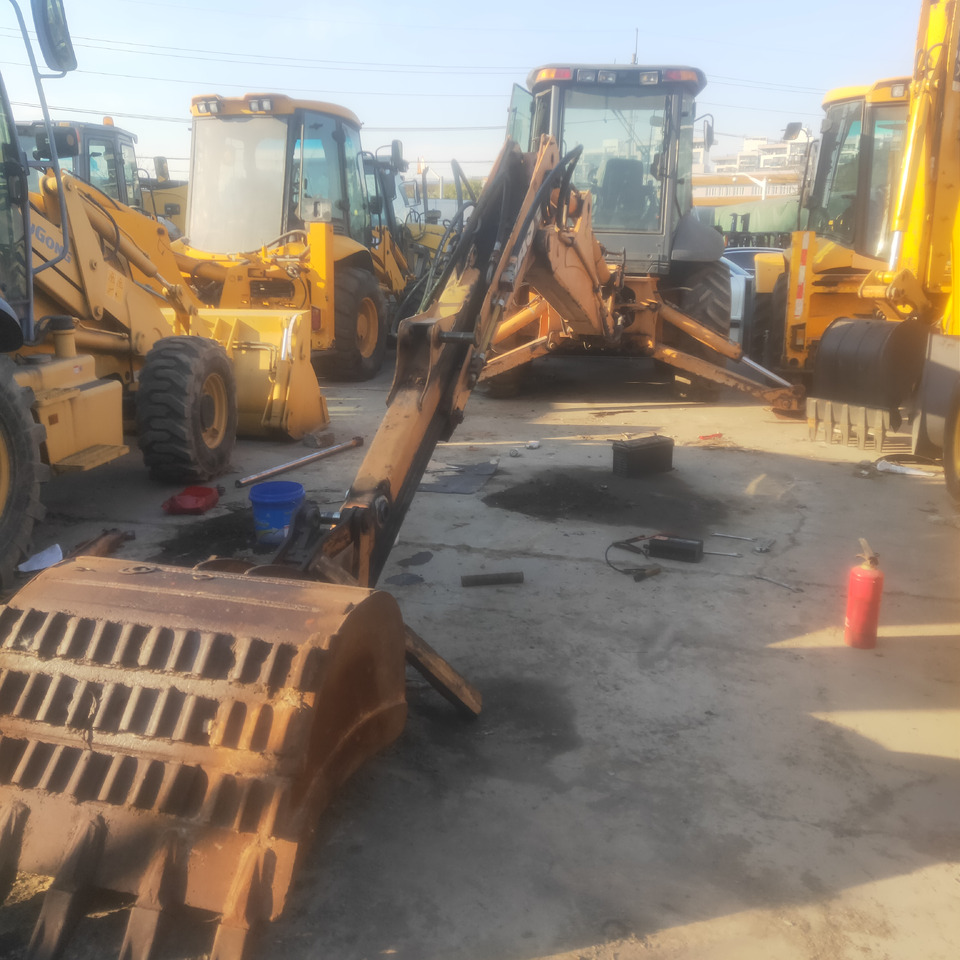 CASE 695 - Buldoexcavator: Foto 3 CASE 695 - Buldoexcavator: Foto 3