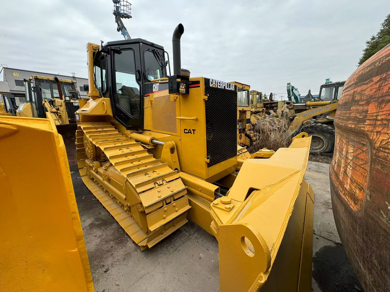 CATERPILLAR Bulldozer D6R Good Condition Click Here for Discount - Buldozer: Foto 4 CATERPILLAR Bulldozer D6R Good Condition Click Here for Discount - Buldozer: Foto 4