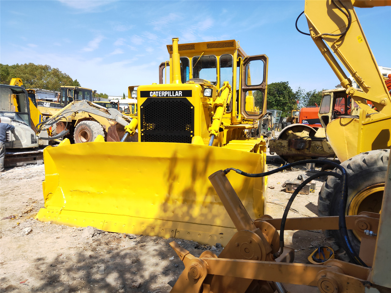 CATERPILLAR D8K - Buldozer: Foto 1 CATERPILLAR D8K - Buldozer: Foto 1