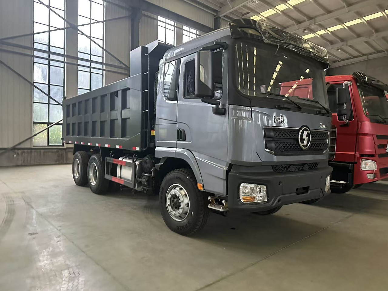 SHACMAN X3000 Dump Truck 6✖4 - Cap tractor: Foto 3 SHACMAN X3000 Dump Truck 6✖4 - Cap tractor: Foto 3