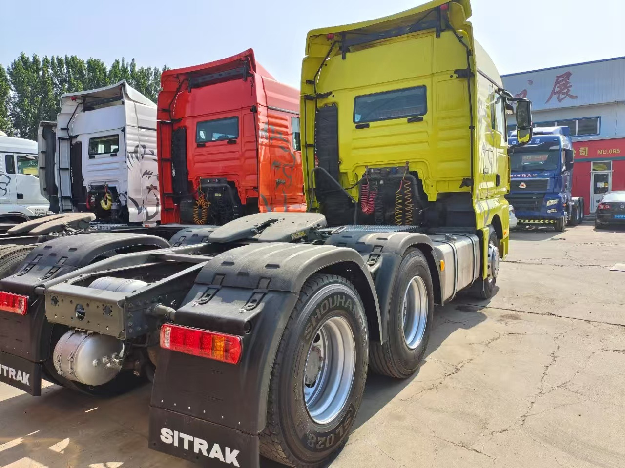 SINOTRUK Sitrak Truck Head 6x4 Heavy Duty Prime Mover in Good Condition for Sale - Cap tractor: Foto 3 SINOTRUK Sitrak Truck Head 6x4 Heavy Duty Prime Mover in Good Condition for Sale - Cap tractor: Foto 3
