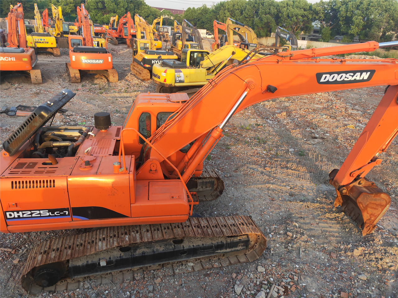 DOOSAN Crawler excavator - Excavator pe şenile: Foto 2 DOOSAN Crawler excavator - Excavator pe şenile: Foto 2