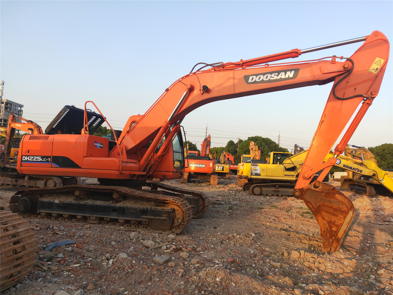 DOOSAN Crawler excavator - Excavator pe şenile: Foto 3 DOOSAN Crawler excavator - Excavator pe şenile: Foto 3