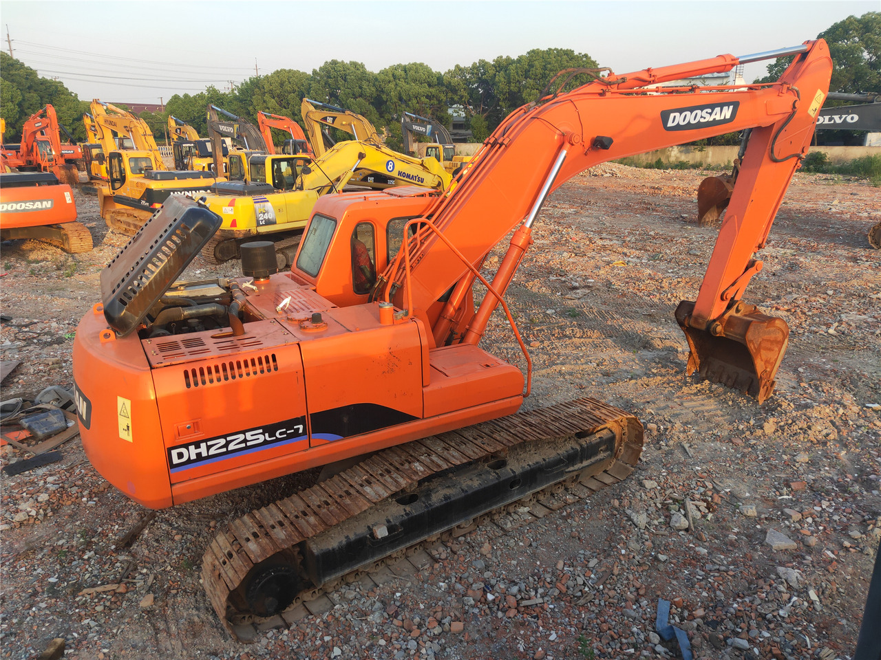 DOOSAN Crawler excavator - Excavator pe şenile: Foto 1 DOOSAN Crawler excavator - Excavator pe şenile: Foto 1