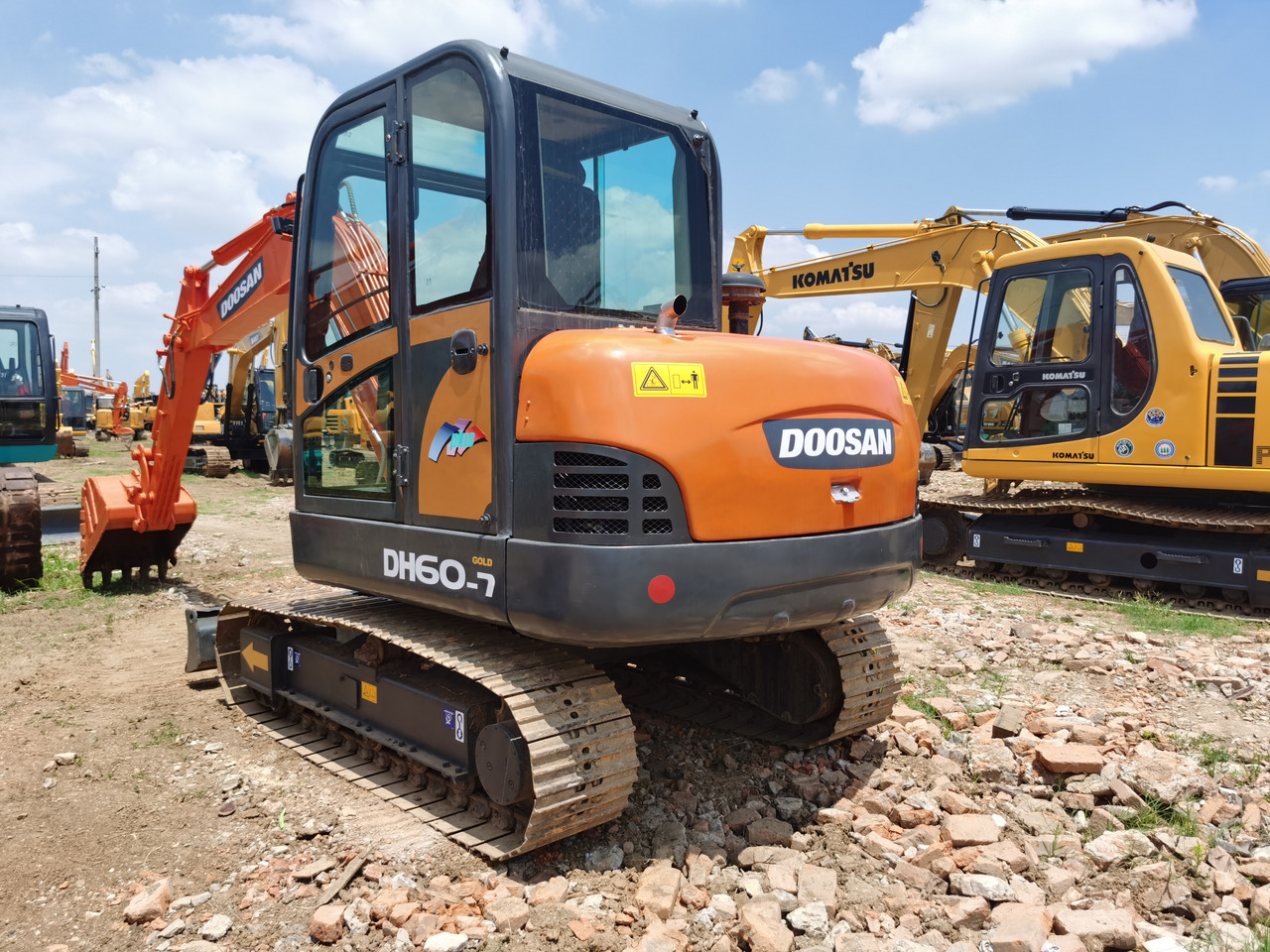 DOOSAN DH60-7 - Excavator pe şenile: Foto 1 DOOSAN DH60-7 - Excavator pe şenile: Foto 1