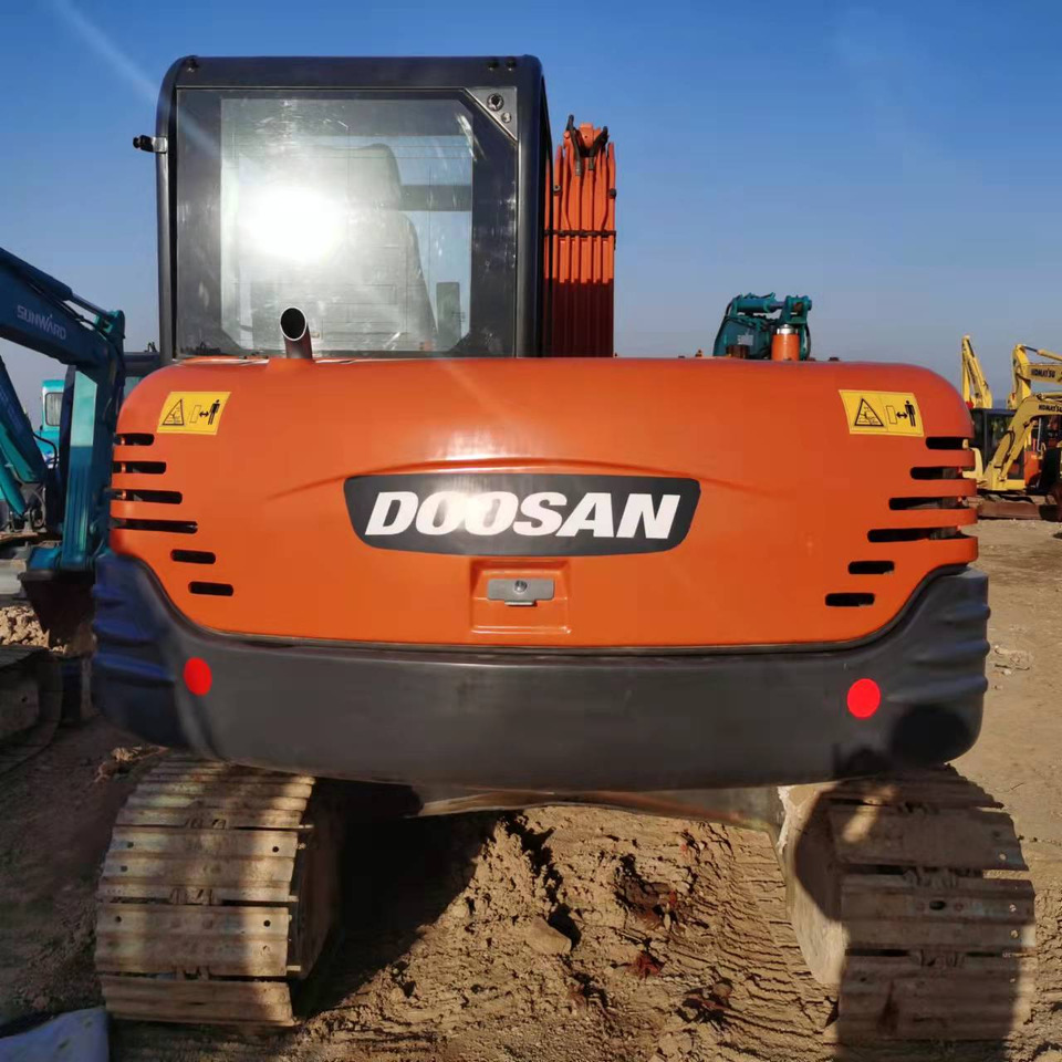 DOOSAN DH80-7 - Excavator pe şenile: Foto 2 DOOSAN DH80-7 - Excavator pe şenile: Foto 2