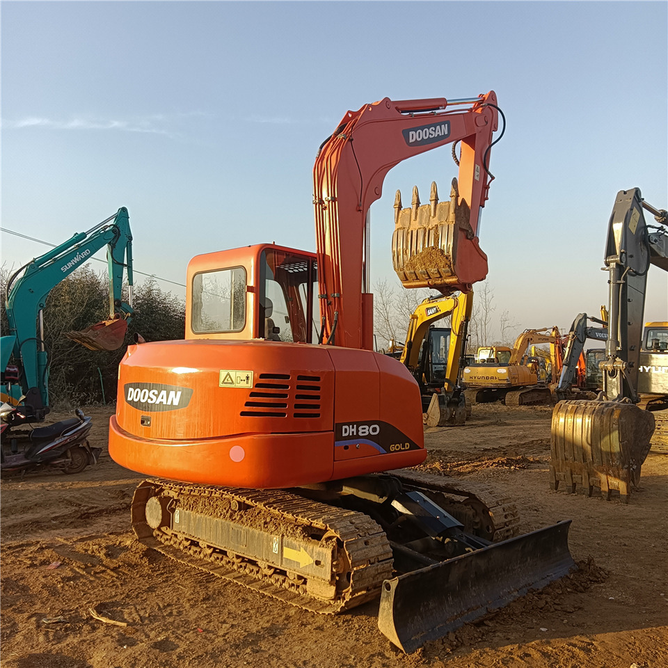 DOOSAN DH80GOLD - Excavator pe şenile: Foto 2 DOOSAN DH80GOLD - Excavator pe şenile: Foto 2