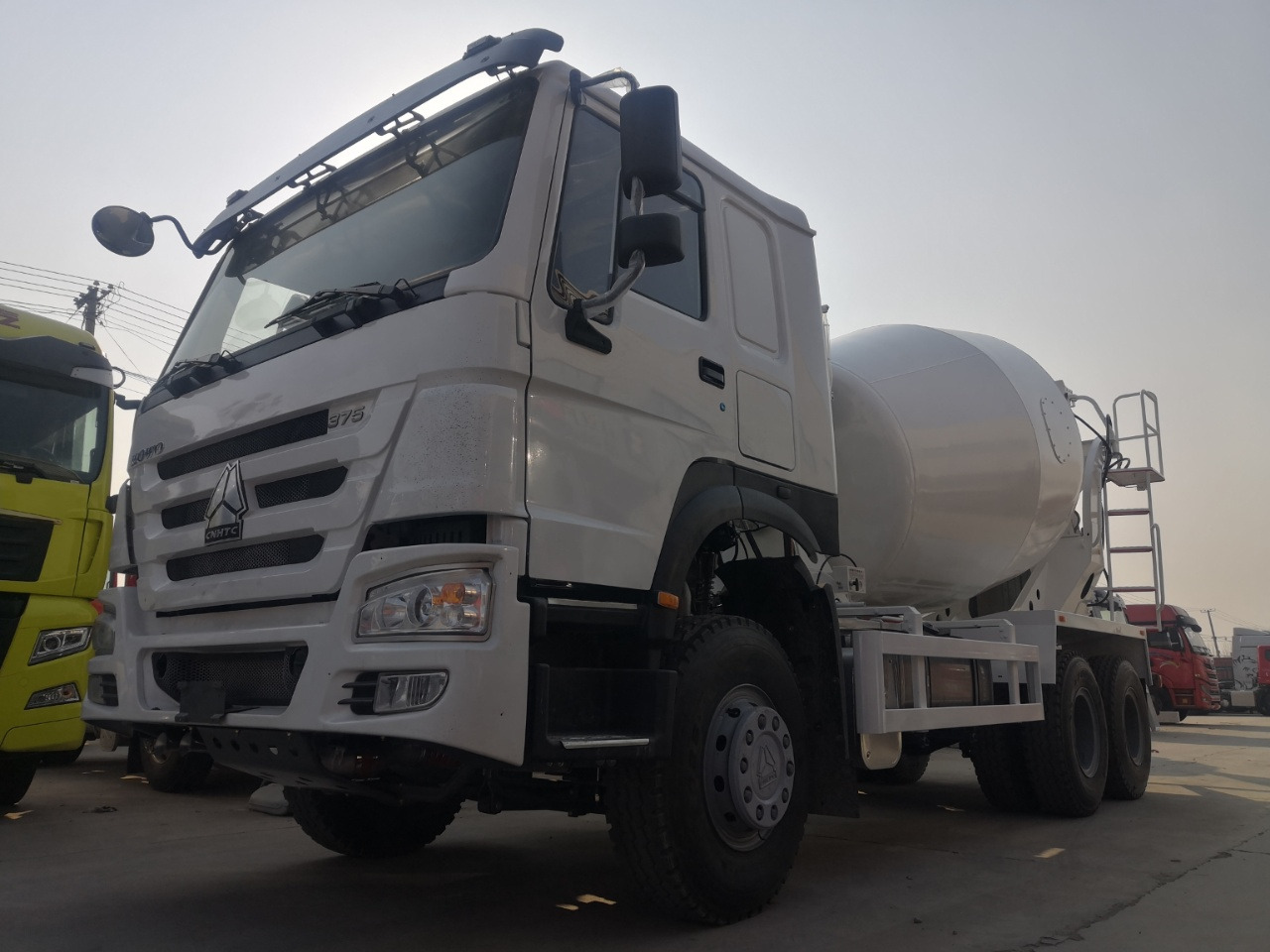 HOWO 10Cube Cement Mixer Truck 6*4 Click Here for Discount - Autobetonieră: Foto 2 HOWO 10Cube Cement Mixer Truck 6*4 Click Here for Discount - Autobetonieră: Foto 2