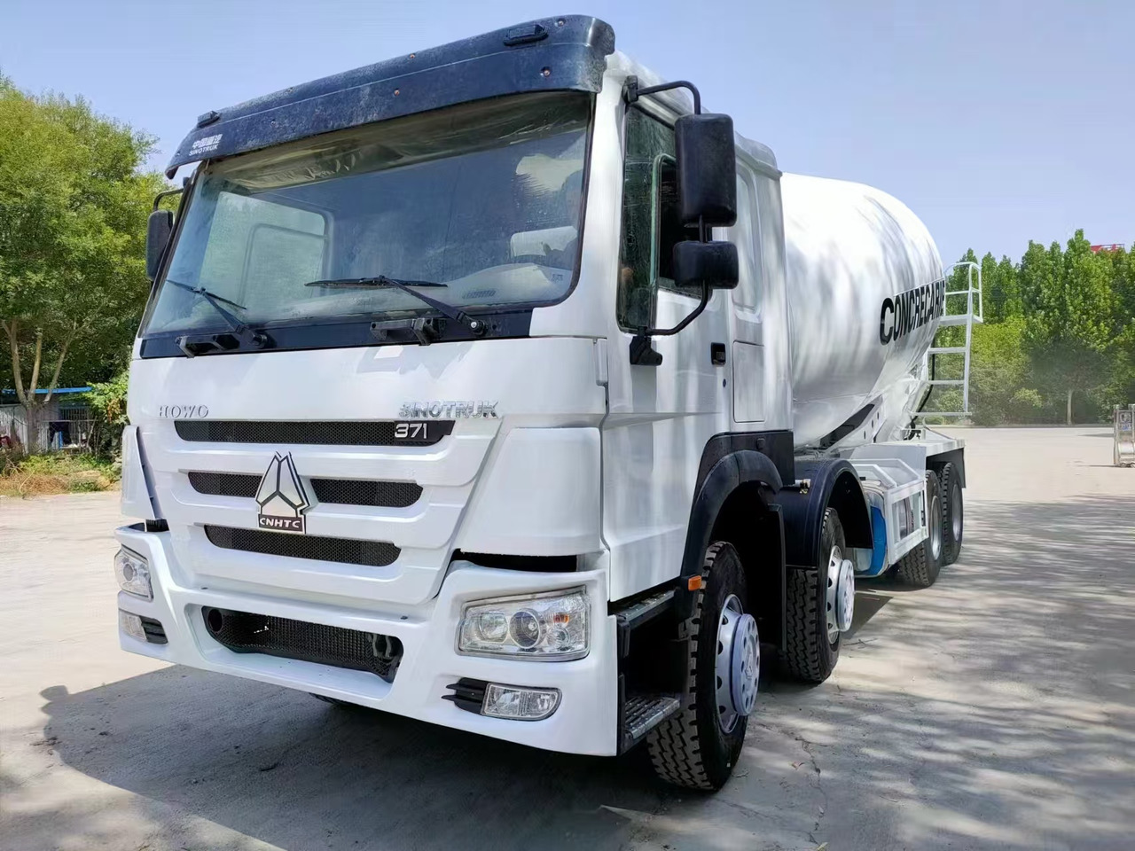 HOWO 371HP Concrete Mixer Truck Click for Discount - Autobetonieră: Foto 3 HOWO 371HP Concrete Mixer Truck Click for Discount - Autobetonieră: Foto 3