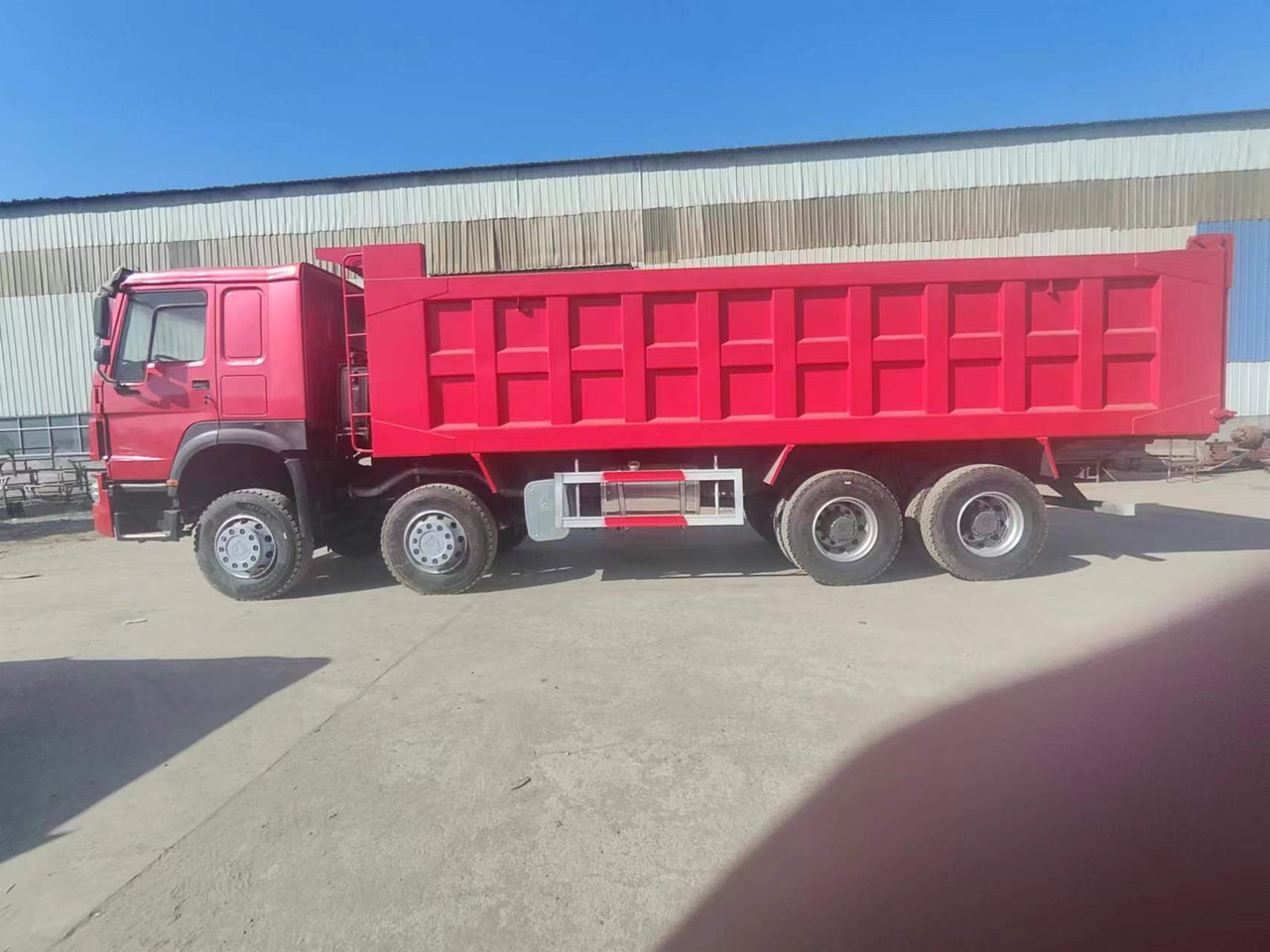 Camion basculantă HOWO 375 Dump Truck 8*4 Click Here for Discount: Foto 6 Camion basculantă HOWO 375 Dump Truck 8*4 Click Here for Discount: Foto 6
