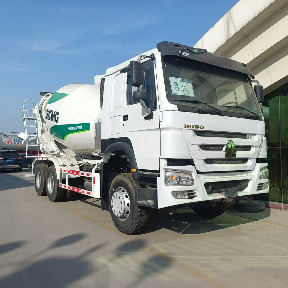 HOWO 6*4 Cement Mixer Truck - Autobetonieră: Foto 2 HOWO 6*4 Cement Mixer Truck - Autobetonieră: Foto 2