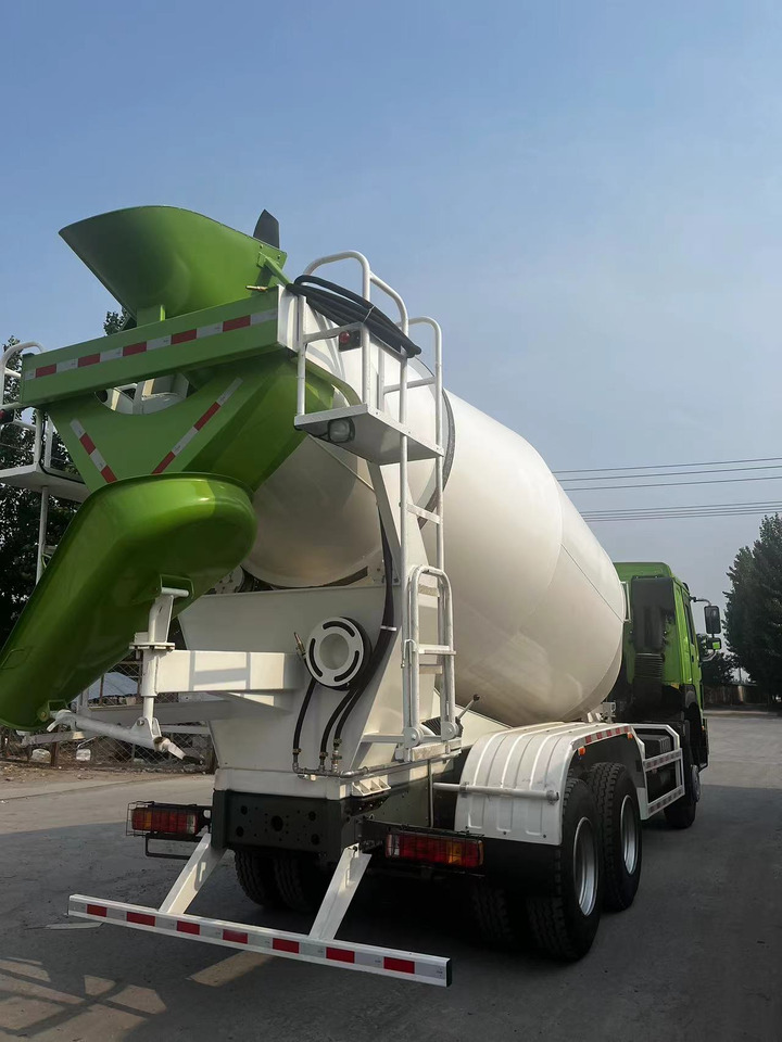 HOWO Cement Mixer Truck 6*4 - Autobetonieră: Foto 4 HOWO Cement Mixer Truck 6*4 - Autobetonieră: Foto 4