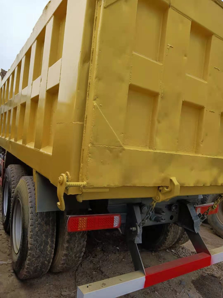 HOWO Dump Truck 371 6/4 Click Here for Discount - Camion basculantă: Foto 4 HOWO Dump Truck 371 6/4 Click Here for Discount - Camion basculantă: Foto 4