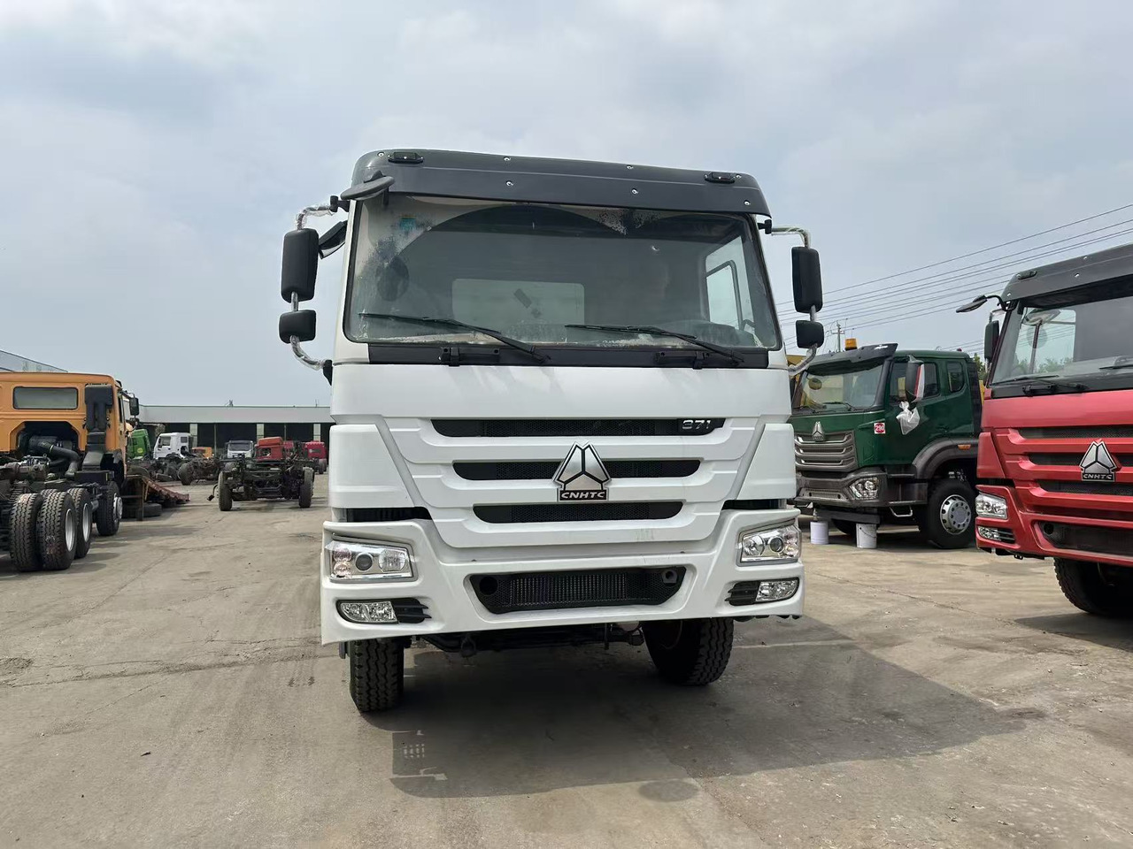 HOWO Dump Truck 6x4 Click Here for Discount - Camion basculantă: Foto 1 HOWO Dump Truck 6x4 Click Here for Discount - Camion basculantă: Foto 1