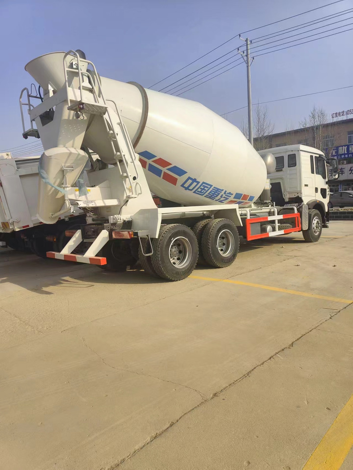 HOWO TX350 Cement Mixer Truck Click Here for Discount - Autobetonieră: Foto 4 HOWO TX350 Cement Mixer Truck Click Here for Discount - Autobetonieră: Foto 4