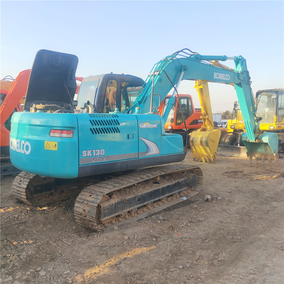KOBELCO SK130 - Excavator pe şenile: Foto 2 KOBELCO SK130 - Excavator pe şenile: Foto 2