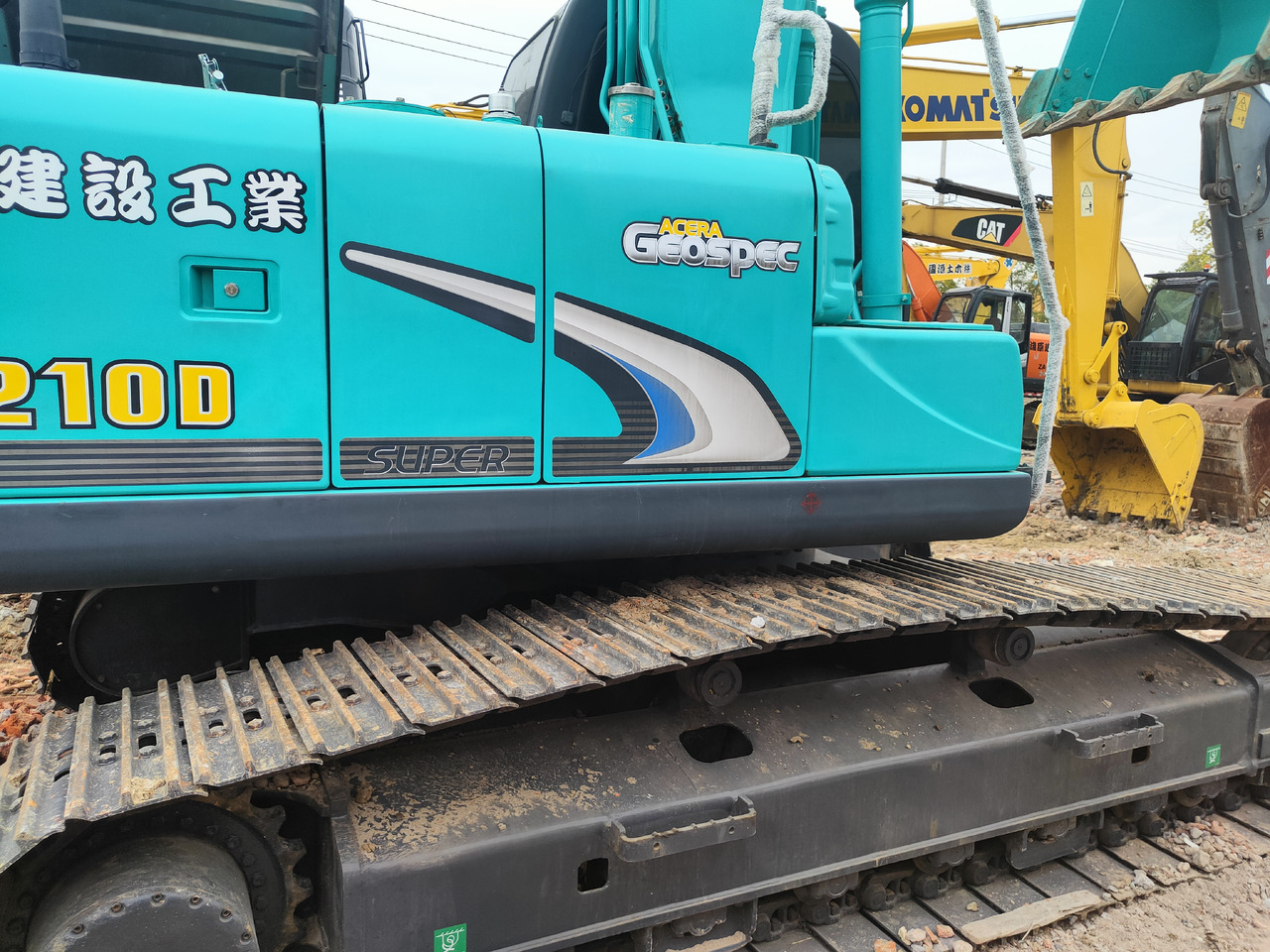KOBELCO SK210D - Excavator pe şenile: Foto 4 KOBELCO SK210D - Excavator pe şenile: Foto 4