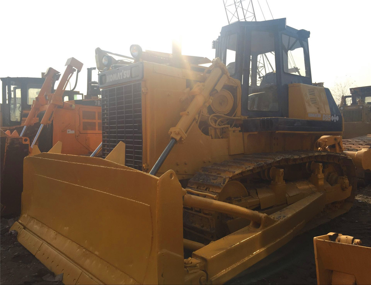 KOMATSU D85P - Buldozer: Foto 3 KOMATSU D85P - Buldozer: Foto 3