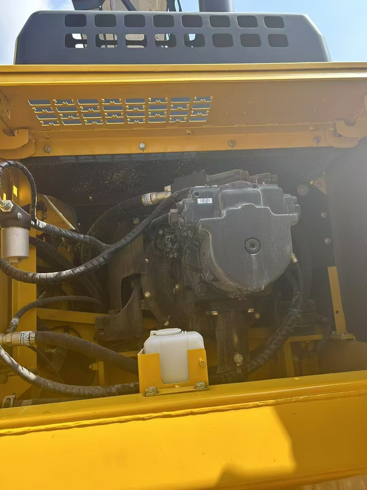 KOMATSU PC450-8 - Excavator pe şenile: Foto 4 KOMATSU PC450-8 - Excavator pe şenile: Foto 4