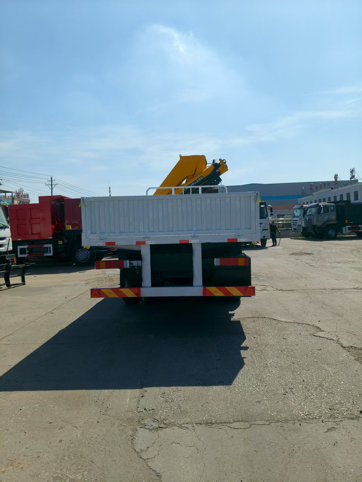 SHACMAN Truck Counted Crane 6x4 Click for Discount - Camion basculantă: Foto 5 SHACMAN Truck Counted Crane 6x4 Click for Discount - Camion basculantă: Foto 5