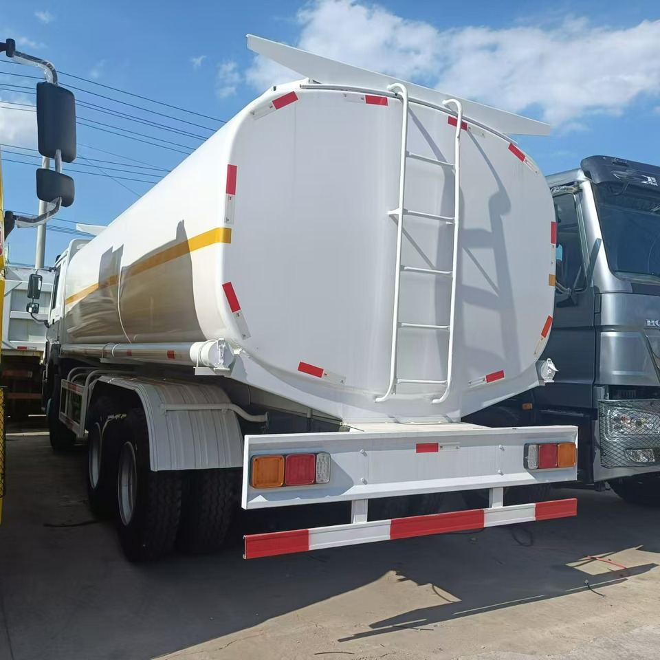 SINOTRUK HOWO 371 - Camion cisternă: Foto 4 SINOTRUK HOWO 371 - Camion cisternă: Foto 4